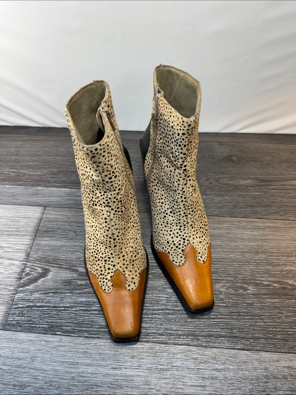 Jeffrey Campbell Tan Spotted Ankle heeled boots woman’s SZ 9 (j269)